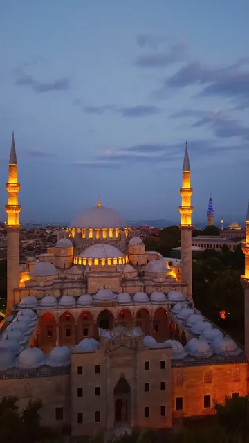 Quran video background: Selimiye at dusk